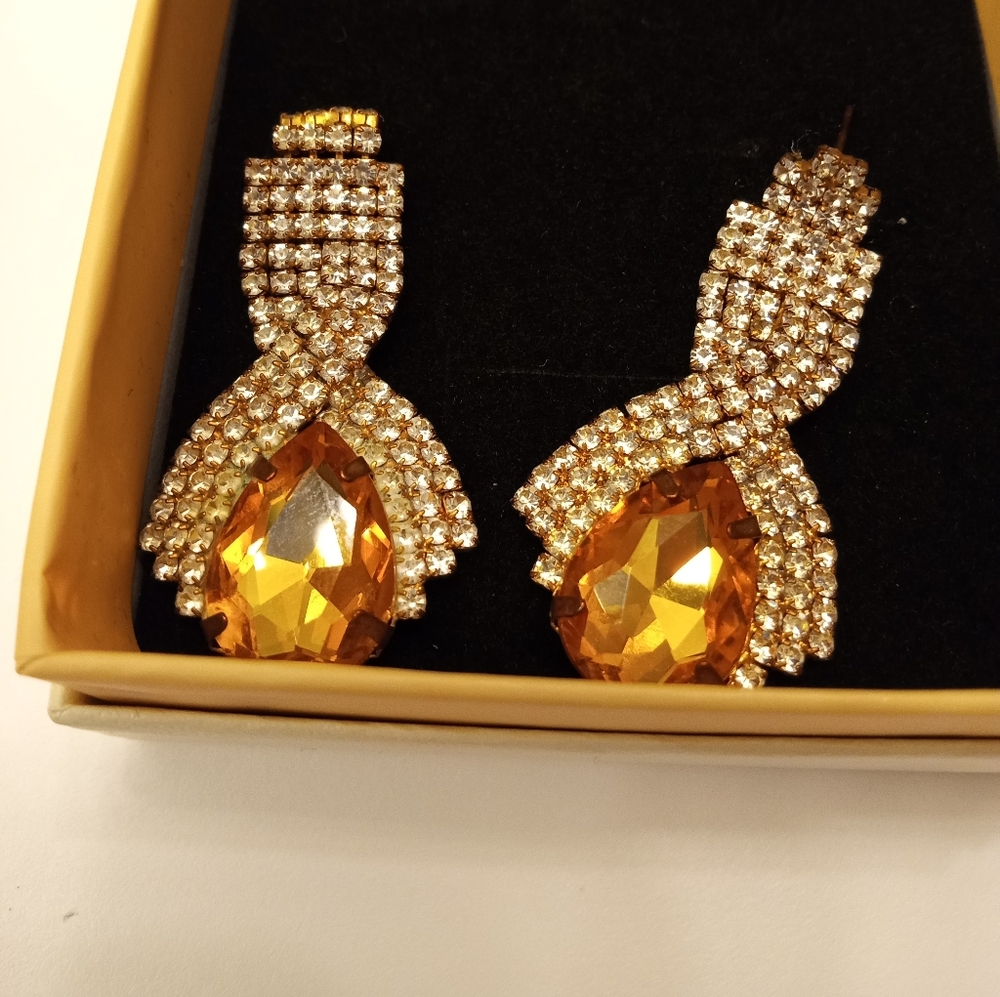 Earrings - Picture 2 of 3